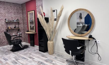Viva La Vie by Clarisse Blanchard : Coiffeur à Chantonnay