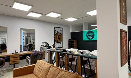 Coiffeur Cocosh: Kosmetikstudio in Königsbrunn
