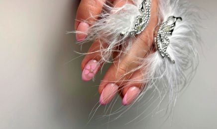 Kamelia Nails à la boutique "Aux Merveilles de Sinae"  : Manucure à Le Crès