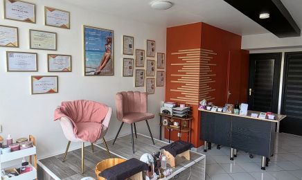 Douceur & beauté : Manucure à Saintes