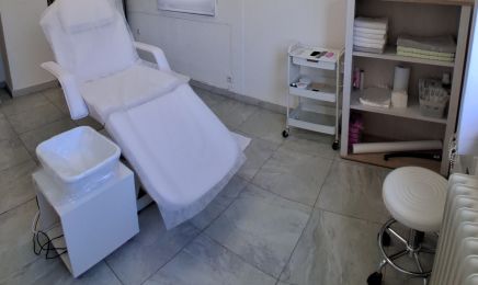 Beauty Bar Olena Krotova: Nagelstudio in Heiningen