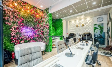 DIB Nails - 75008 : Manucure à Paris