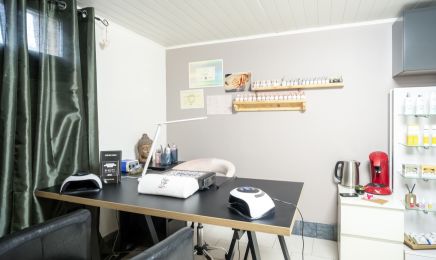 Stella institut : Manucure à Saulnes
