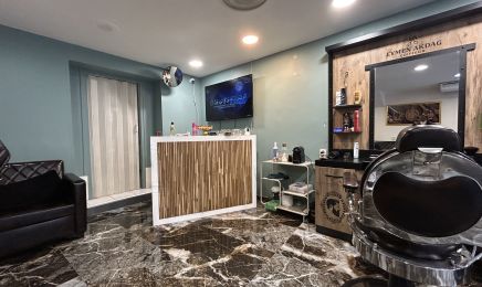 Eymen Akdag Coiffure : Institut de beauté à Marseille