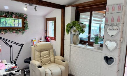 Tisha Beauty : Institut de beauté à Les Ageux