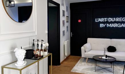  L’art du regard by Margaux  : Institut de beauté à Saint-Just-Saint-Rambert