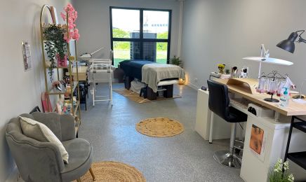 Manails Ongles et Beauté : Manucure à Chartres