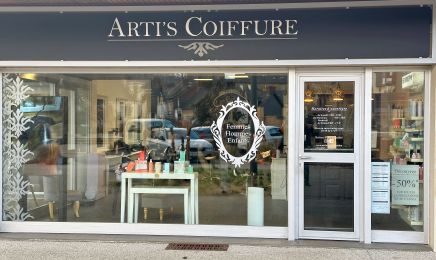 Arti's coiffure : Coiffeur à Châteaubourg