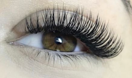 Valerie Nails & Hair : Institut de beauté à Saint-Laurent-du-Var