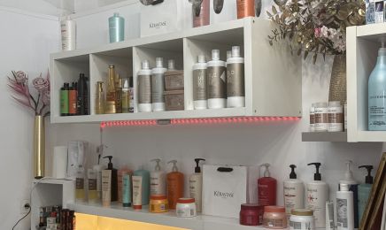 Lyna Beauty Cosmetic ( x Milli Nails 83)  : Coiffeur à Toulon