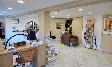 L’ÉLITE COIFFURE & JENNAIL’S BEAUTY : Manucure à Annot