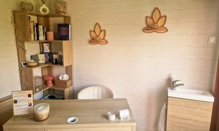 Cocooning, bien-être holistique / massage / shiatsu / soin énergétique : Manucure à Carvin