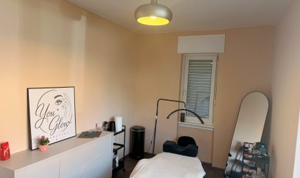 Amluxe Haarstudio: Kosmetikstudio in Frankfurt am Main