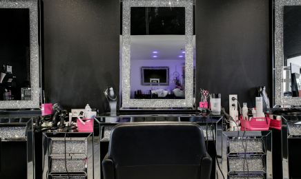  Les Fées Coiffées Beauté Bad boys : Coiffeur à Saint-Marcel-lès-Valence