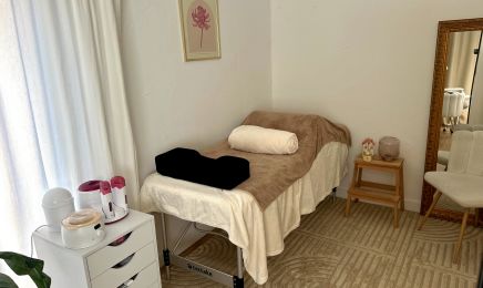 L’Atelier Ongles & Beauté : Institut de beauté à Contes