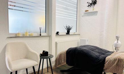 LashesBeauty.LM: Nagelstudio in Stuttgart