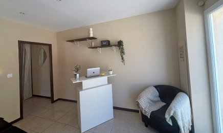 Nini Beauty Studio  : Manucure à Istres