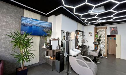 Magic Scissors: Friseur in Augsburg