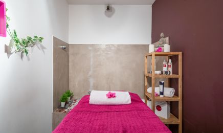 Ambiance beauté : Manucure à Saint-Cyprien