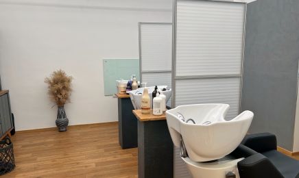 Friseursalon Haar Punkt Pasing: Friseur in München