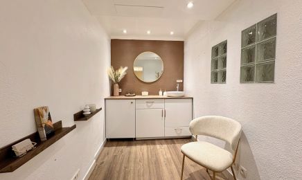 Glow By L Beauty : Coiffeur à Sanary-sur-Mer