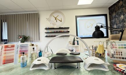 YUNI NAILS : Manucure à Velaux
