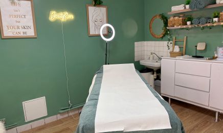 Glow up by mel : Institut de beauté à Lannion