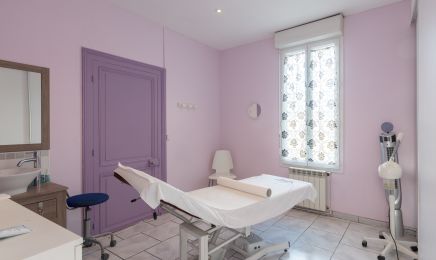 Emilie esthetique  : Manucure à Cognac