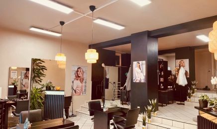 Ramona S.tyle : Friseur in Besigheim