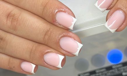    Bloomy Nail Studio : Manucure à Villette-d'Anthon