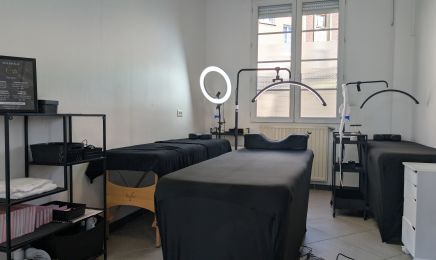 Institut DR GLAM : Manucure à Abbeville