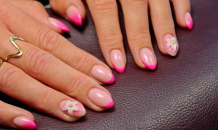 Fearless Glow : Manucure à Cuers