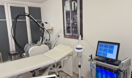 Cabinet de médecine esthétique du docteur K.MILOUDI EDDRIEF : Institut de beauté à Villiers-le-Bel