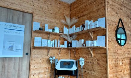 Jouvence - JET PEEL - LED PHOTOBIOMODULATION - RADIOFRÉQUENCE - ULTRASONS DE CAVITATION - ÉLECTROSTIMULATION - ÉPILATION DÉFINITIVE - BLANCHIMENT DENTAIRE  : Coiffeur à Bandol