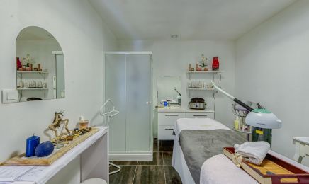 & Dieu créa la Femme : Institut de beauté à Saint-Paul-sur-Save