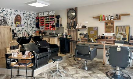 Au salon chez Julia, Coiffeur & Head Spa : Coiffeur à Granville