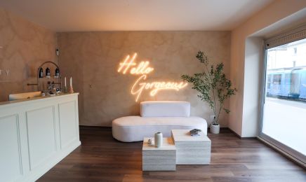 Amluxe Haarstudio: Friseur in Frankfurt am Main