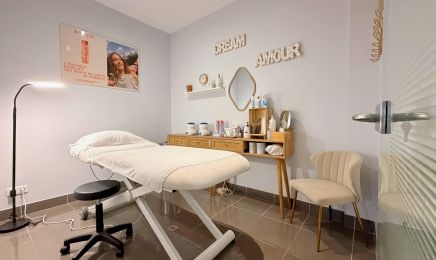  Au Comptoir Beauté : Manucure à Agde