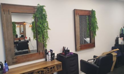 Coiffeur - A propos de  : Coiffeur à Cranves-Sales