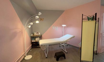 Laurie Nails Esthétique : Coiffeur à Villieu-Loyes-Mollon