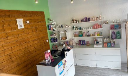Bulle de beauté 71 : Manucure à Saint-Rémy