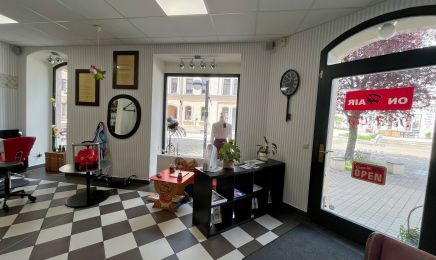 On Hair & Red Lips: Friseur in Chemnitz