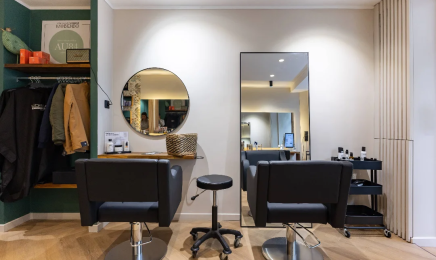 AU 84 - MAITRE ARTISAN COIFFEUR HEAD SPA  : Coiffeur à Paris