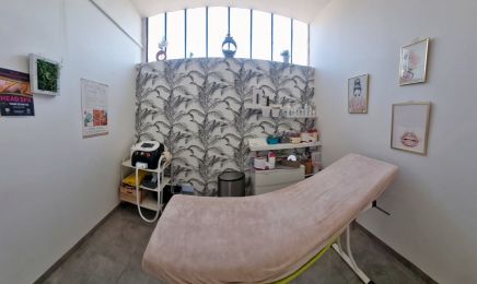 Your esthetik｜Head Spa : Manucure à Châteauneuf-les-Martigues