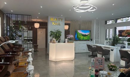 Cryomotion Nagelstudio & Wimpernverlängerung: Kosmetikstudio in München