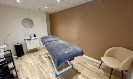 L'atelier beauté by Clara (Institut du temps pour soi) : Manucure à Locmaria-Grand-Champ