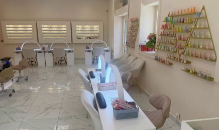 Win Ongles & Cils  : Manucure à Marseille