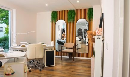 Naraa Cosmetics: Kosmetikstudio in Lübbecke