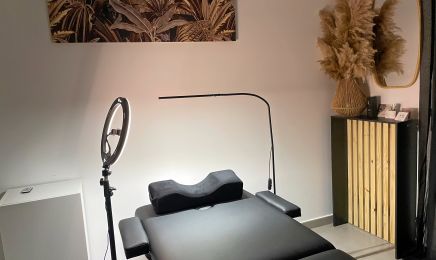 Lm un Cil un Regard : Institut de beauté à Beausemblant