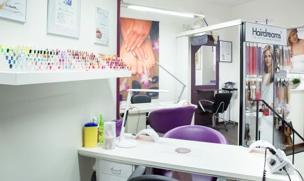 For Hair & More: Kosmetikstudio in Bad Kissingen